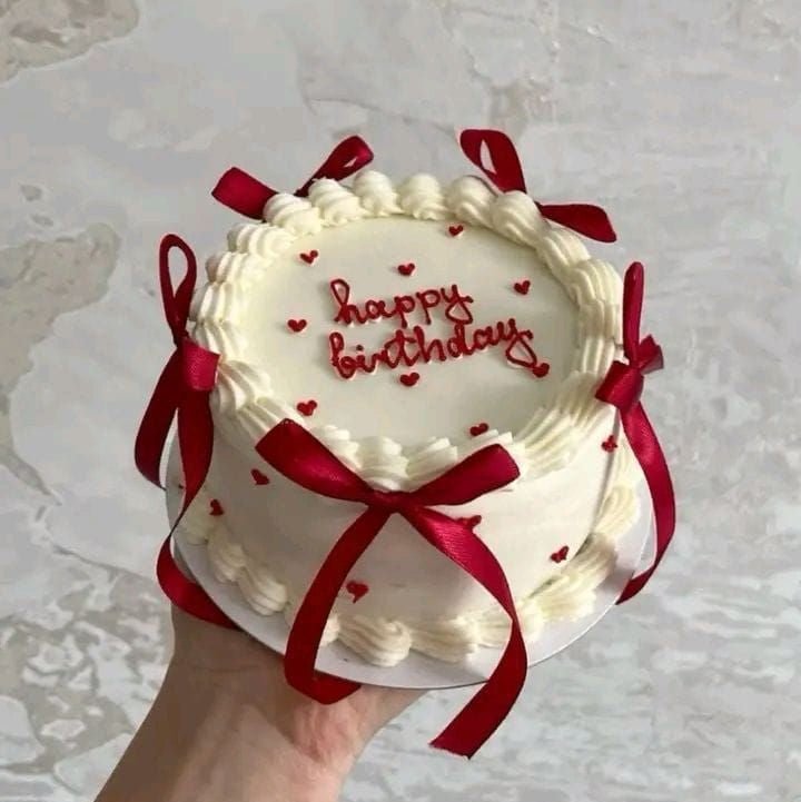 Red Velvet Cake - Muffin Club