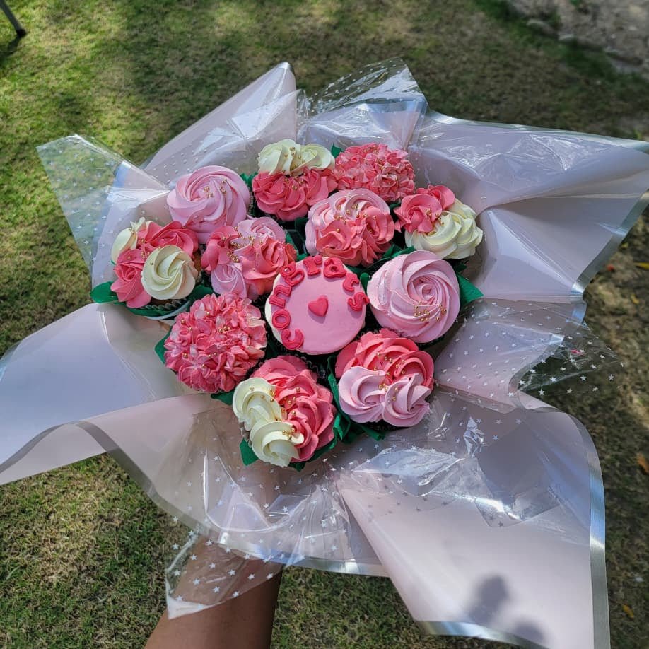 Cupcakes Bouquet | cupcake flower bouquet near me - Muffin Club