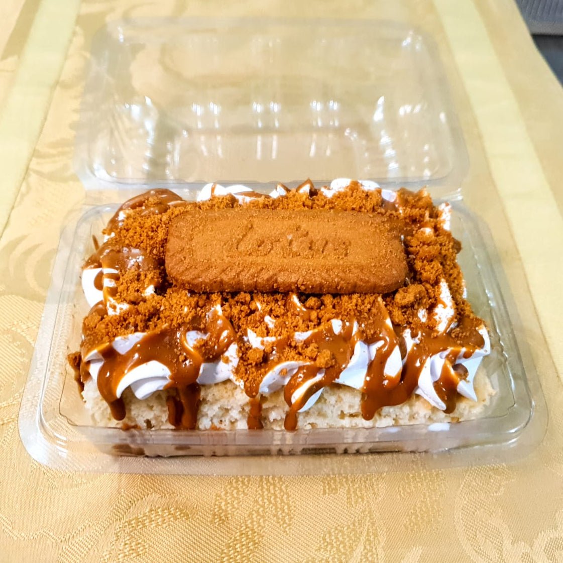 Lotus Biscoff Tres Leches Cake mini - Muffin Club
